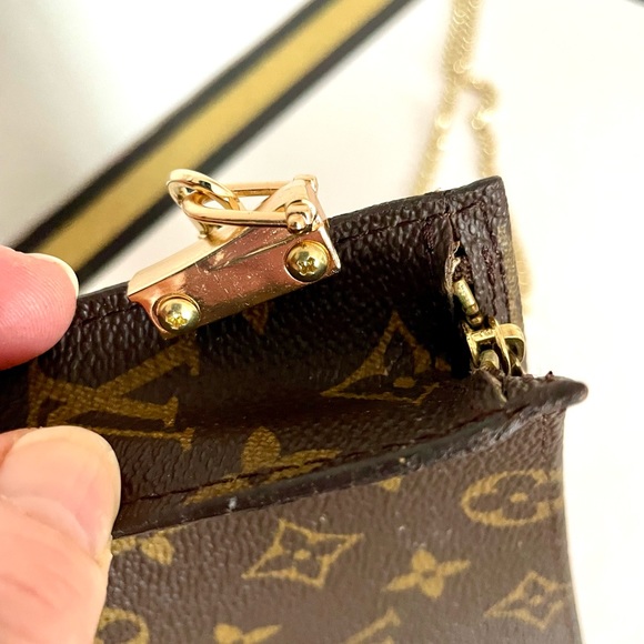 Authentic Louis Vuitton monogram wristlet pouch/ crossbody bag . - Picture 8 of 16